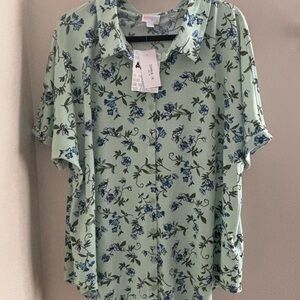 LuLaRoe Charlie Green Floral Button Down Shirt